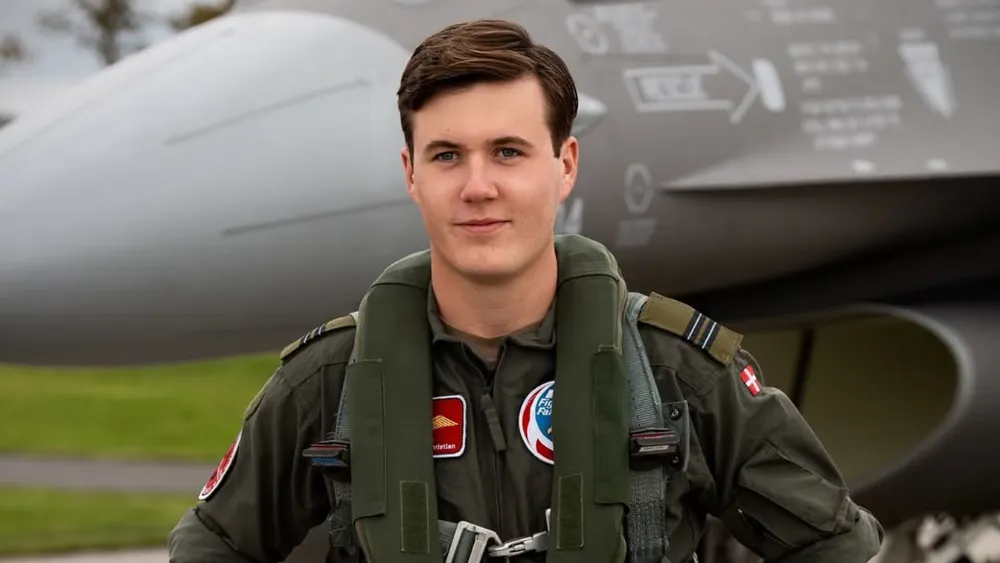 principe christian en avion militar