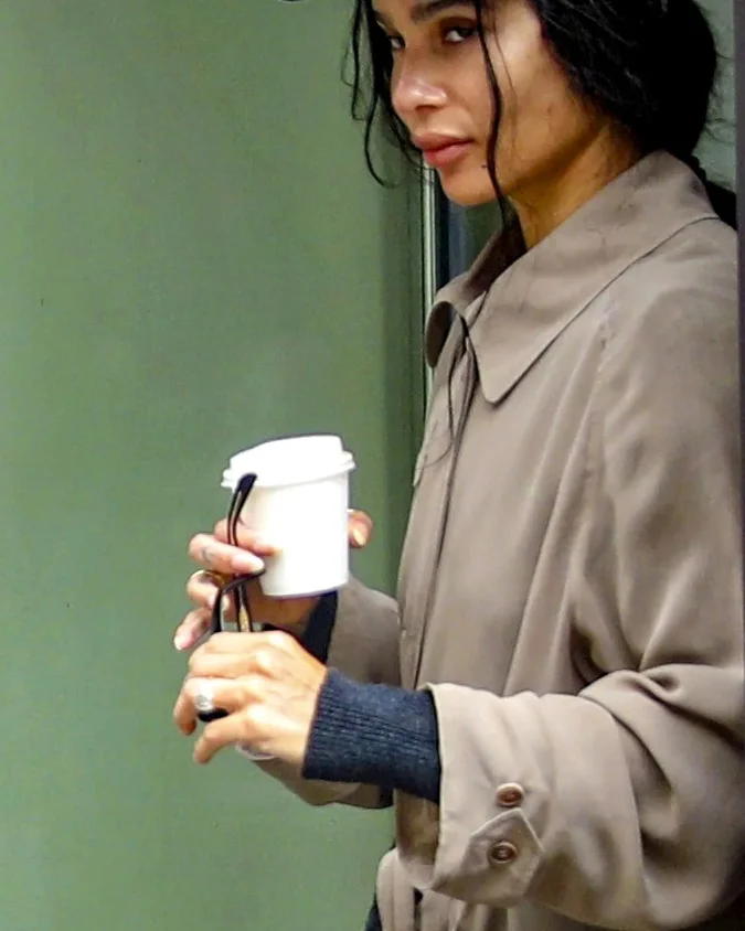 Zoe Kravitz comprometida