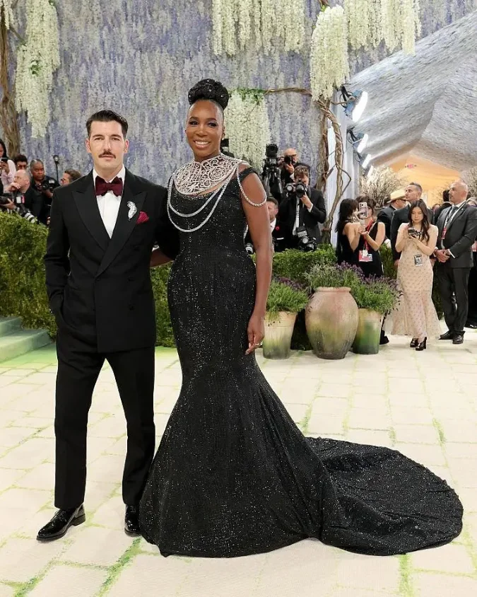 La extenista Venus Williams acompañada por su esposo, Andrea Preti.