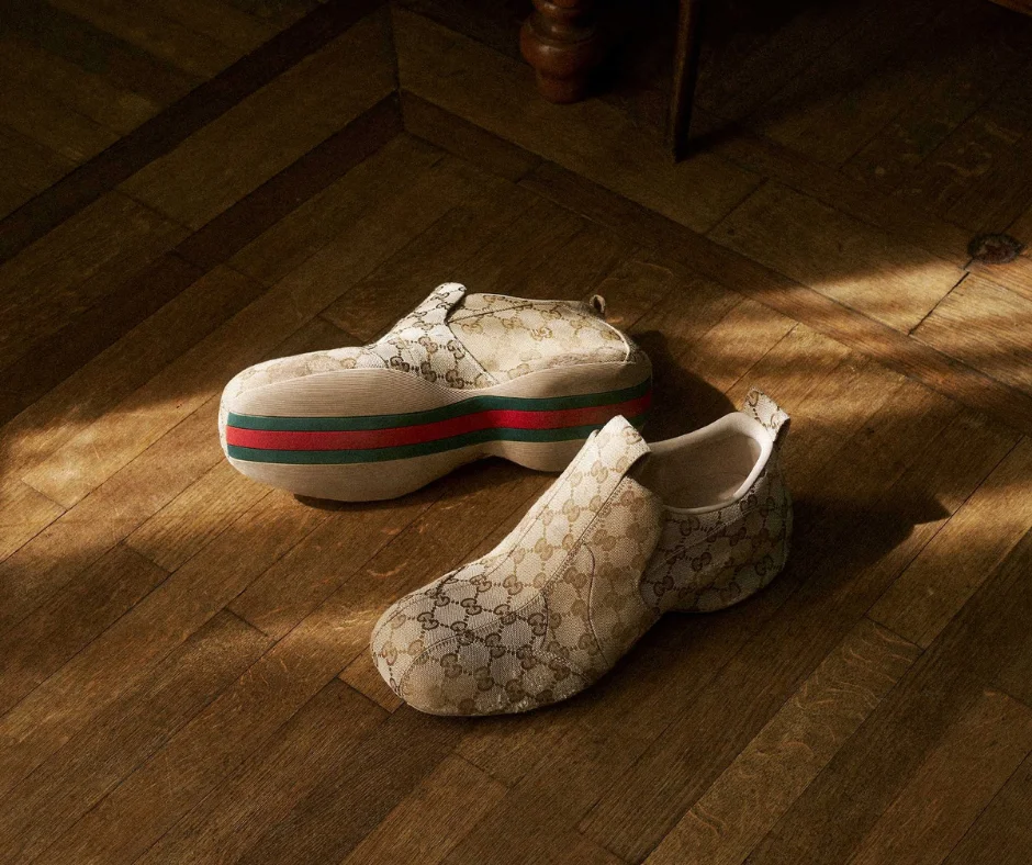Unos tenis de lujo no se acercan a los mil dólares sólo por su función o comodidad- en ese precio también pesan el diseño, la exclusividad y, sobre todo, el valor de la marca.