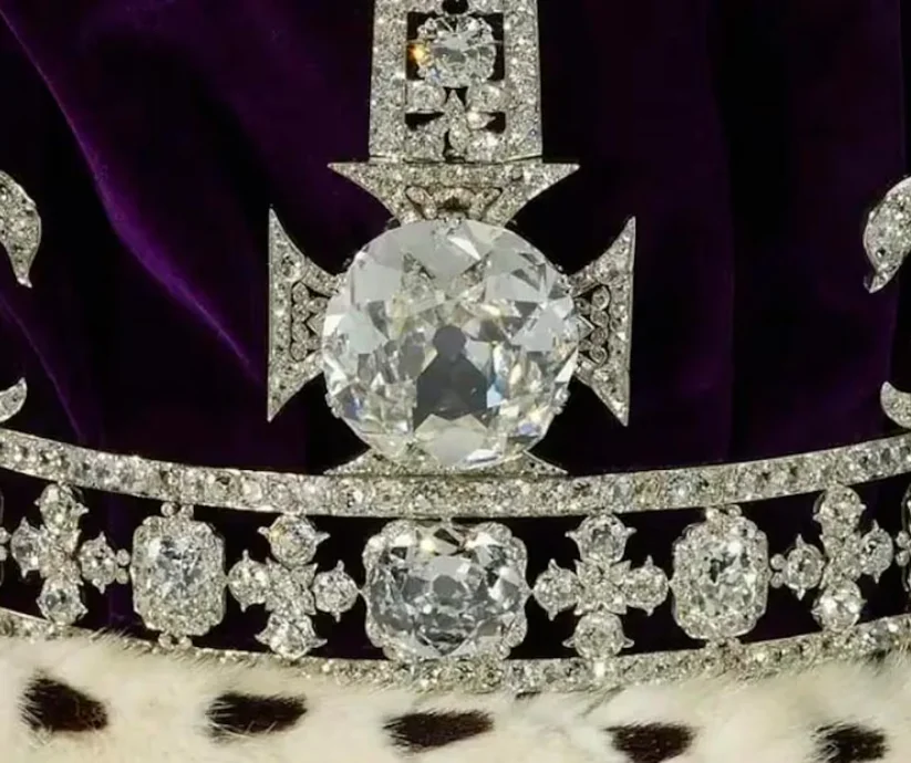 Koh-i-Noor en la corona de la reina madr.