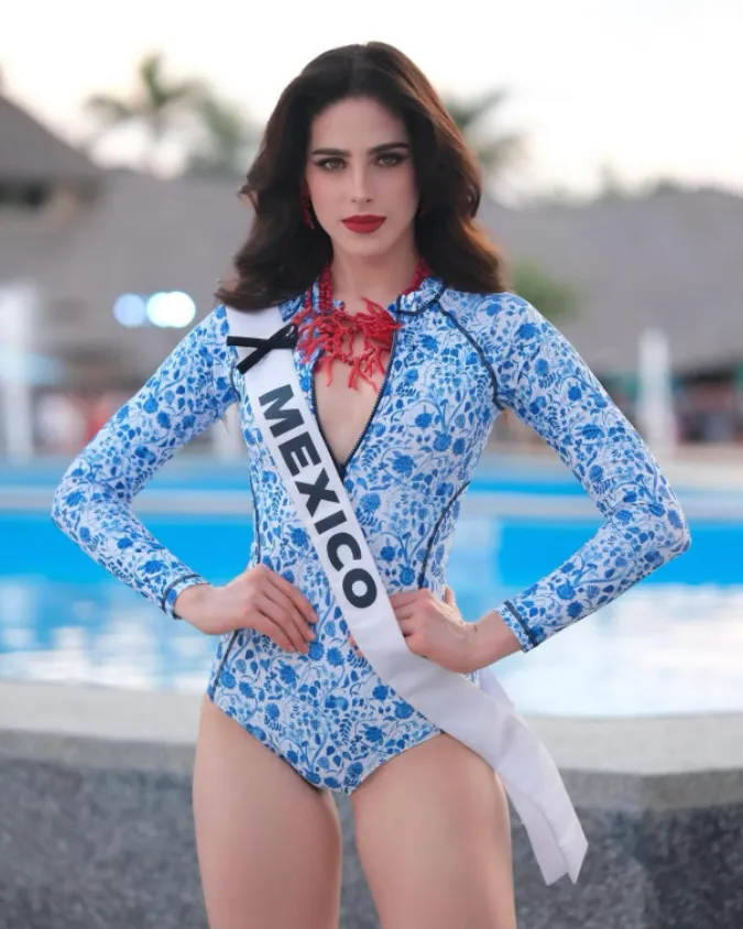 fatima bosch traje de baño