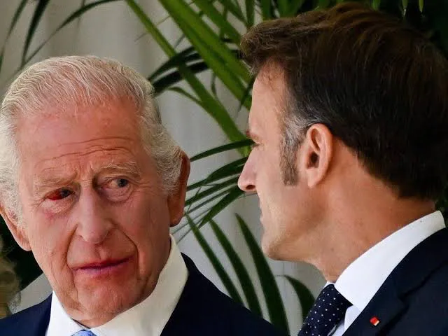 Rey Carlos III y Emmanuel Macron