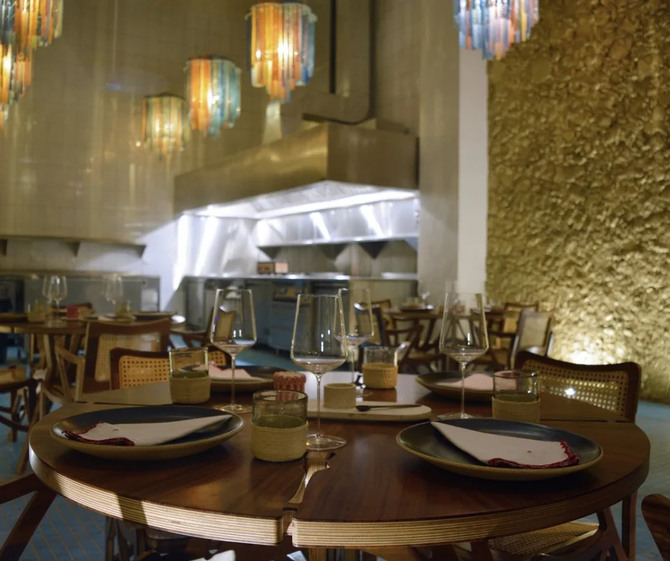 en Mérida, Yucatán, el restaurante Huniik es un espacio en el que el chef Roberto Solís regresa a los momentos más entrañables que posibilita la cocina, aquellos que permiten un intercambio cercano entre el cocinero y el comensal.