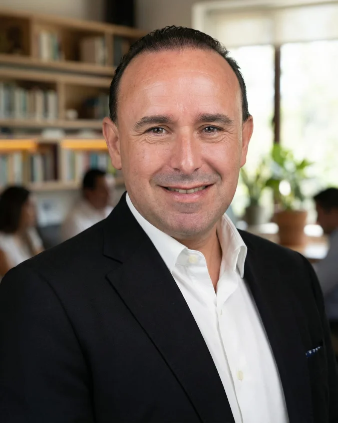 Jorge Paoli autor de Cuidar lo común.