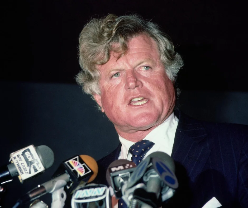 Ted Kennedy el más pequeño de los hermanos.
