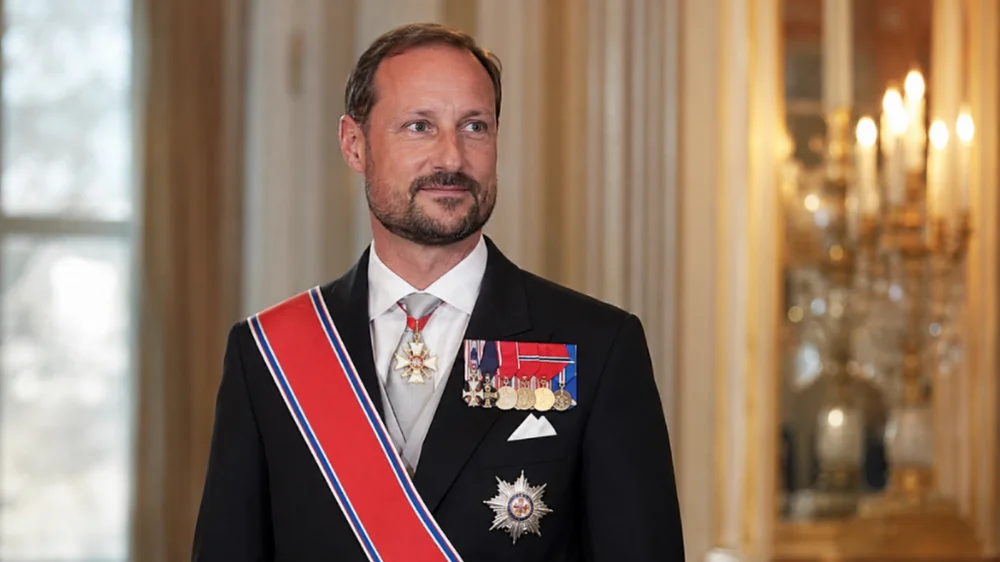 Haakon VIII de Noruega, quien asumió el trono el 28 de agosto de 2026 tras la muerte de Harald V, inicia una nueva etapa para la monarquía noruega después de 35 años como príncipe heredero.