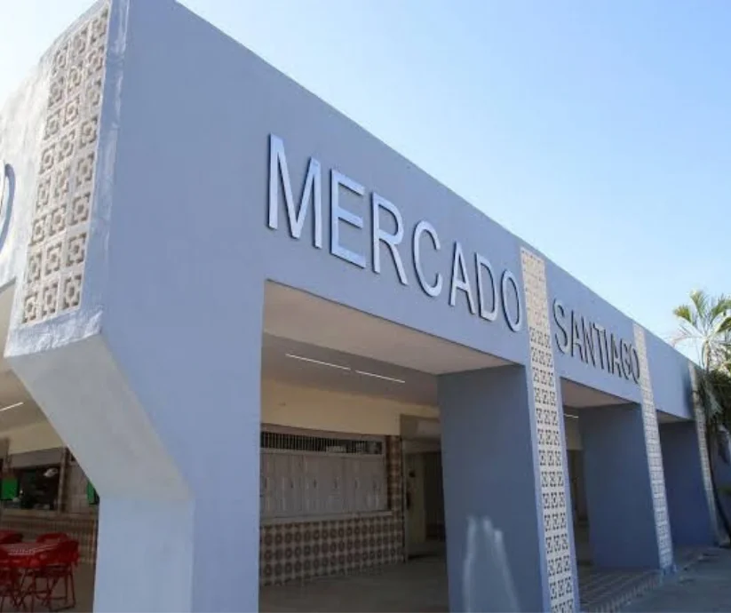 El mercado de Santiago es otra experiencia. Su nombre oficial es Mercado Municipal No. 2 Santos Degollado 