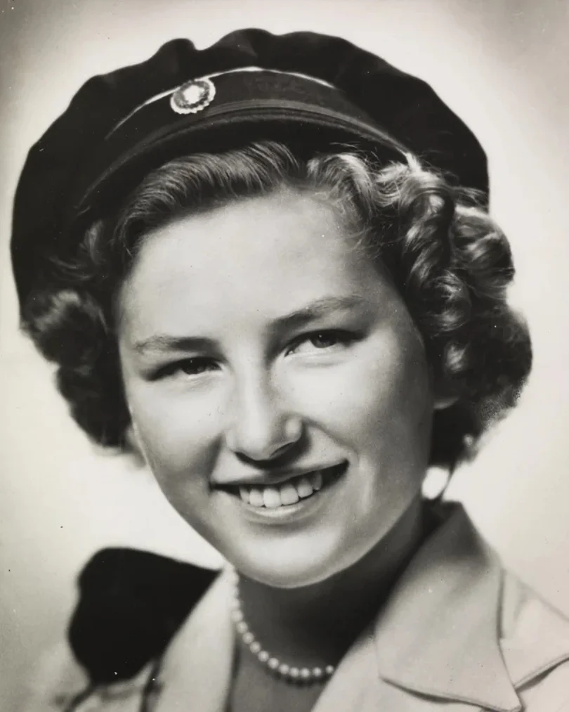 Astrid Maud Ingeborg nació el 12 de febrero de 1932, hija del entonces príncipe heredero Olav —más tarde rey Olav V— y de la princesa heredera Märtha.