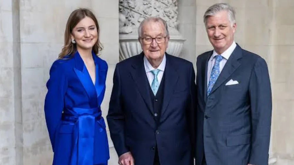 Rey Emérito Alberto, Rey Felipe de Bélgica y la heredera al trono, la princesa Elizabeth.