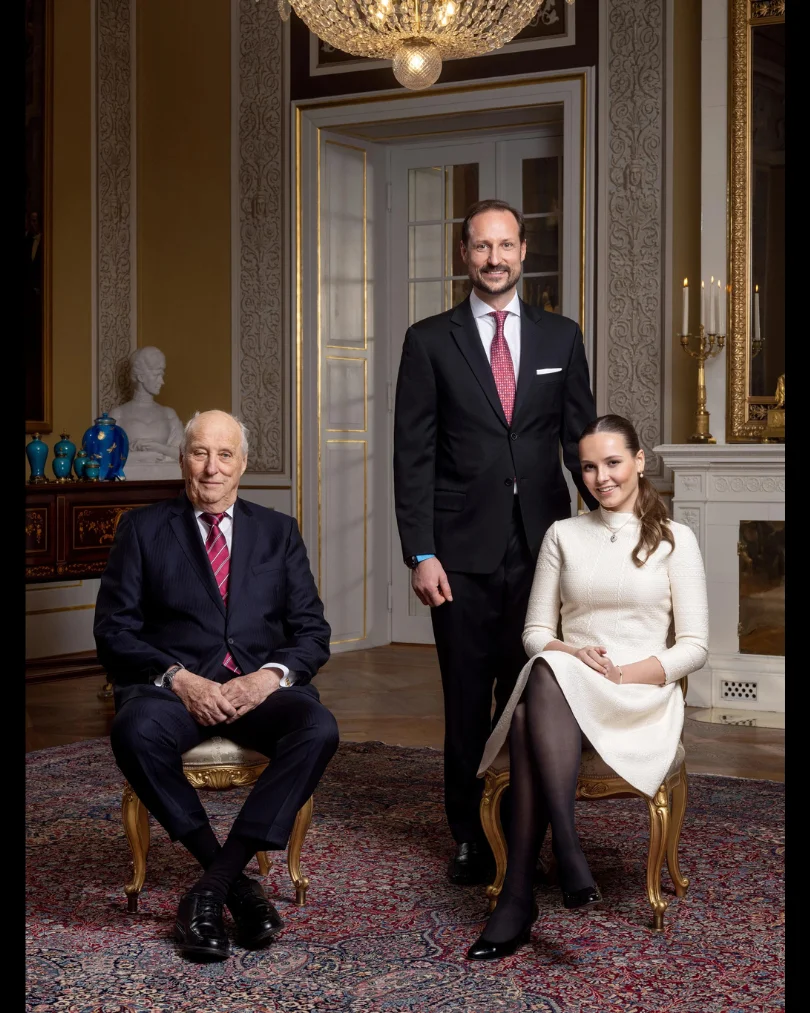 Tres generaciones de la Casa Real noruega- el rey Harald V, el príncipe heredero Haakon y la princesa Ingrid Alexandra.