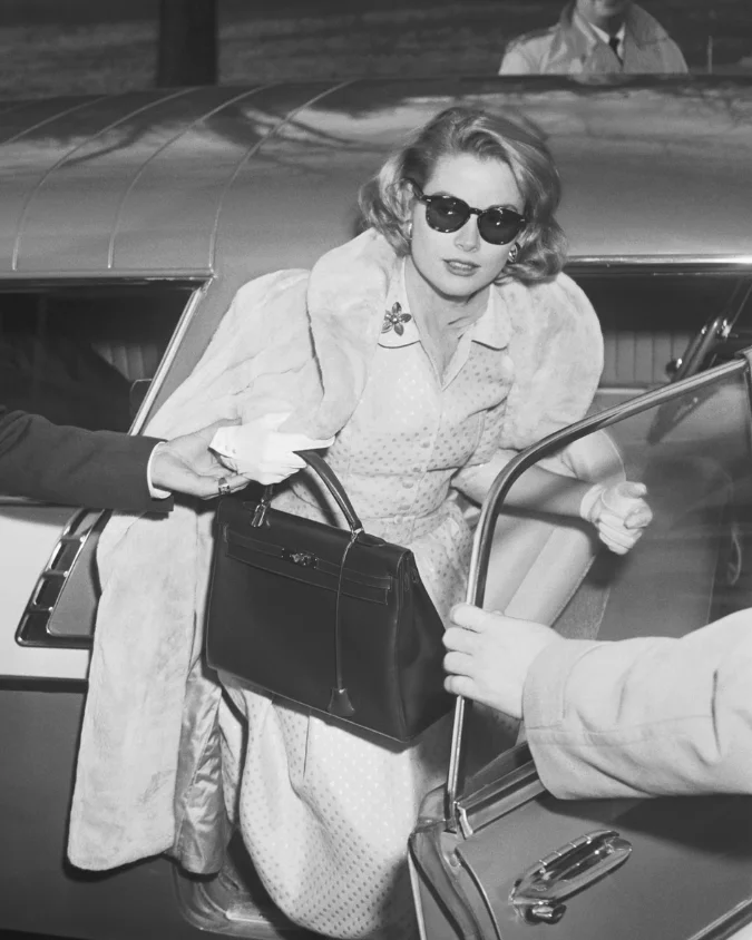 El bolso Kelly de Hermès había sido diseñado en los años treinta por Robert Dumas.