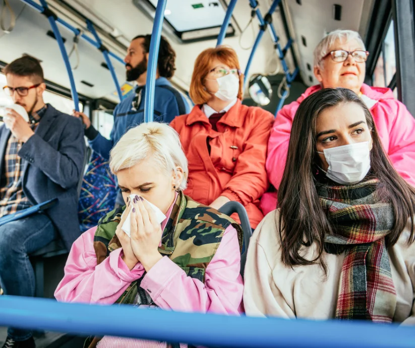 El uso de cubrebocas en espacios cerrados con alta concentración de personas