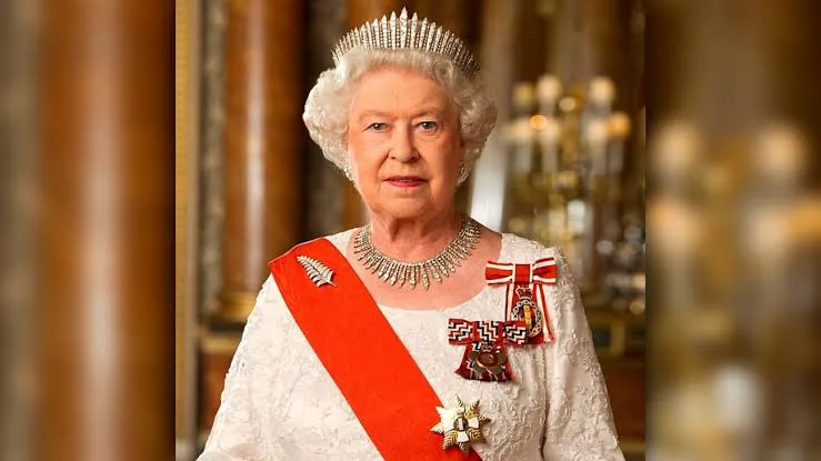 Reina Isabel II