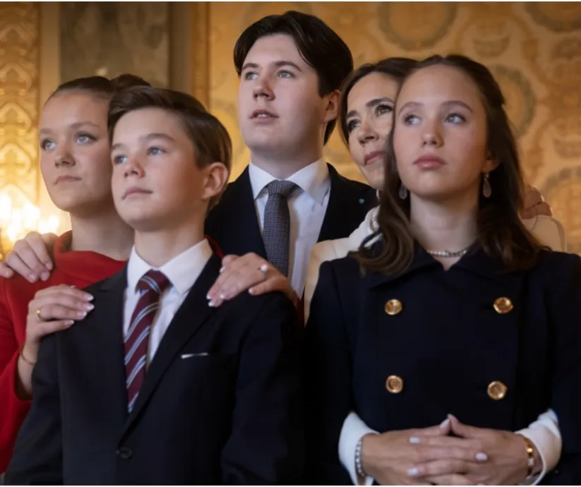 reina mary y principes