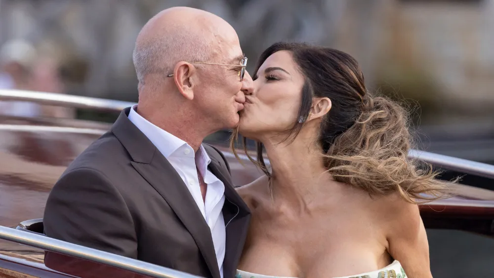 bezos y lauren