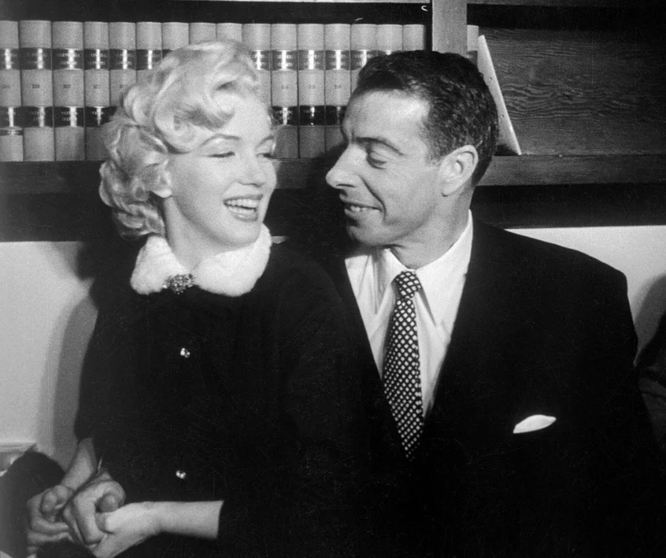 el gran amor de su vida- el legendario beisbolista Joe DiMaggio.