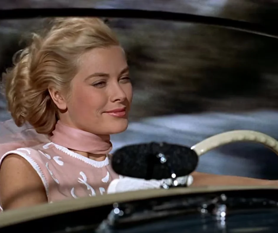 El 13 de septiembre de 1982, Grace Kelly sufrió un terrible accidente junto a su hija Estefanía, falleciendo al día siguiente el 14 de septiembre.