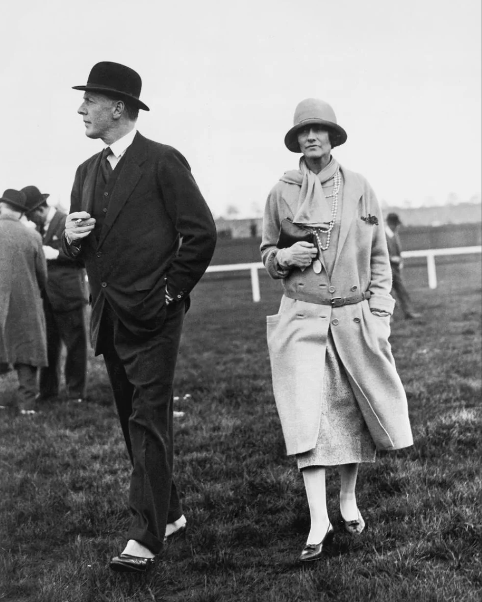 Chanel caminando con el Duque de Westminster.