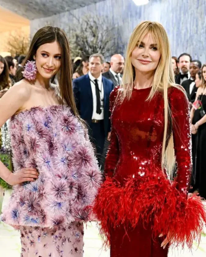 Nicole Kidman junto a su hija.