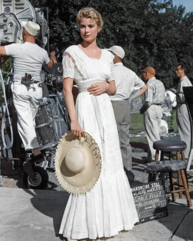 Grace Kelly en el set de The Swan en 1955.