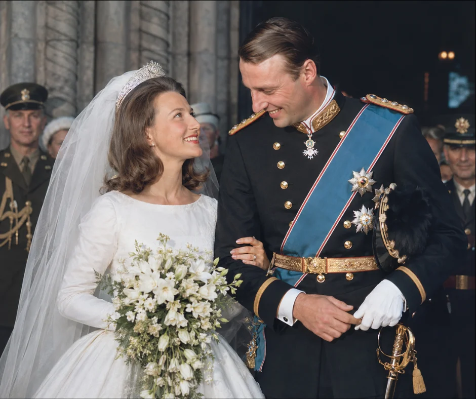 Harald y Sonja el día de su boda, celebrada el 29 de agosto de 1968 en la catedral de Oslo.