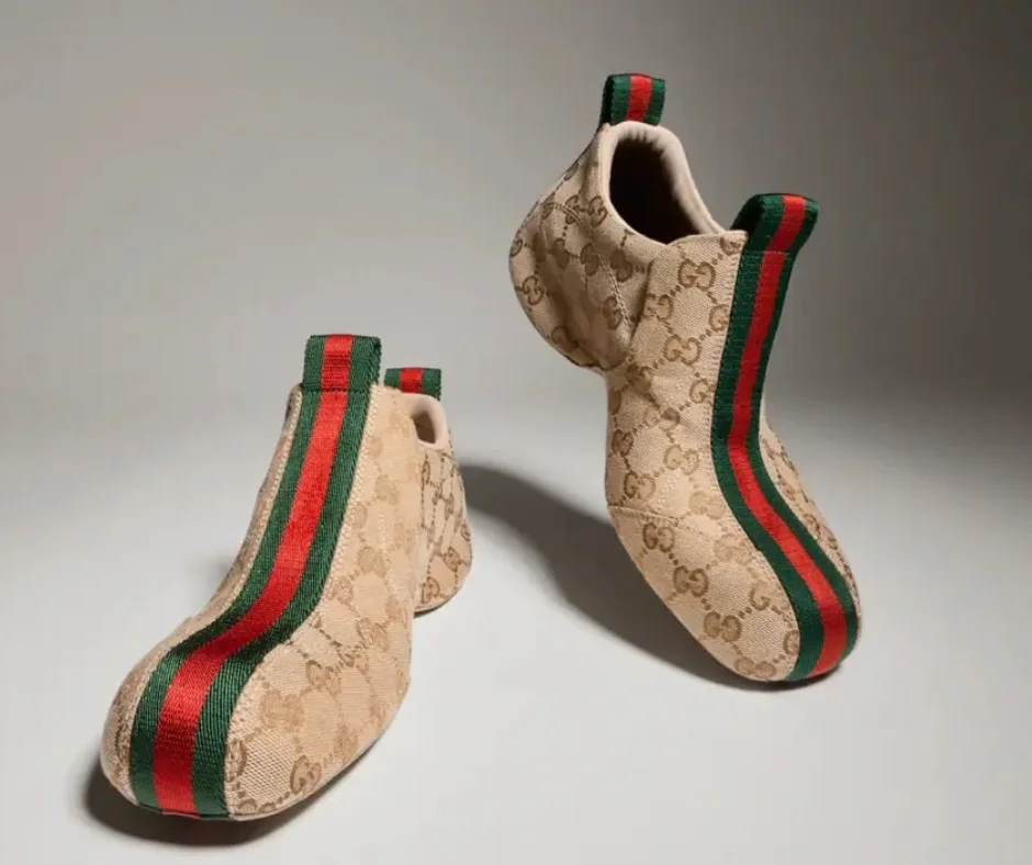 Presentados por la propia firma como el primer sneaker de Demna para Gucci.