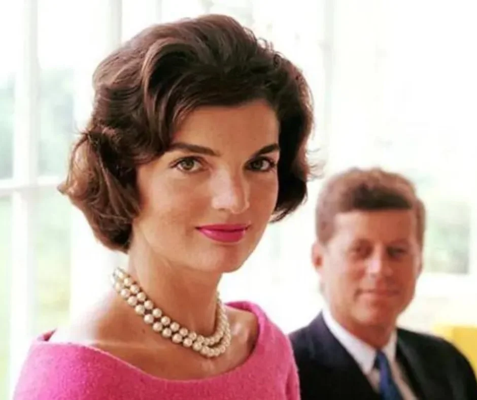 Jackie Kennedy ayudó a fijar la asociación entre la presidencia de John F. Kennedy y la idea de “Camelot”.