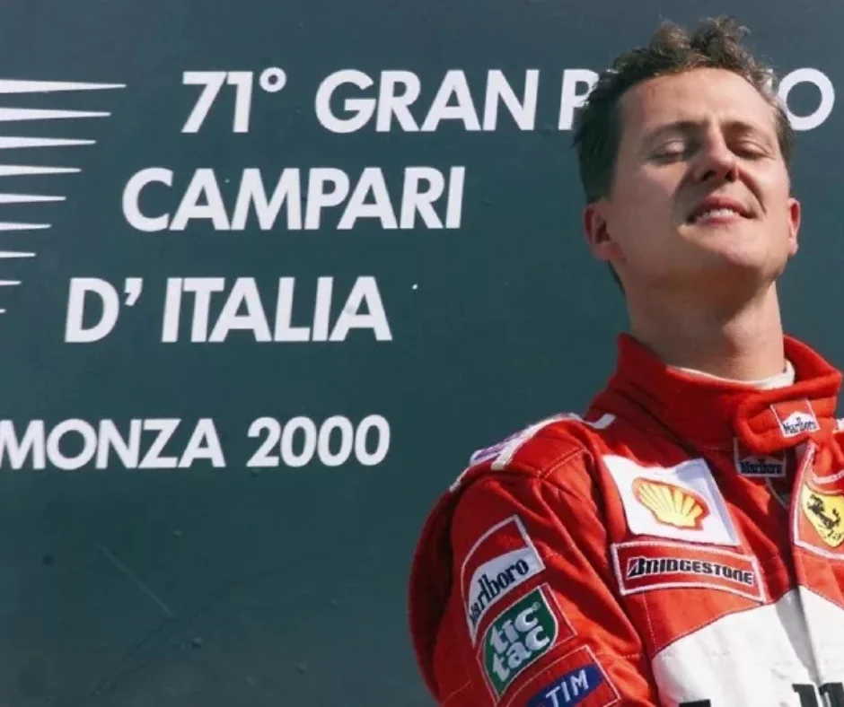 Michael Schumacher tras ganar en Monza en 2000, una victoria cargada de emoción- fue la número 41 de su carrera, con la que igualó el registro de Ayrton Senna y quedó a solo dos puntos de Mika Häkkinen en la lucha por el campeonato. 